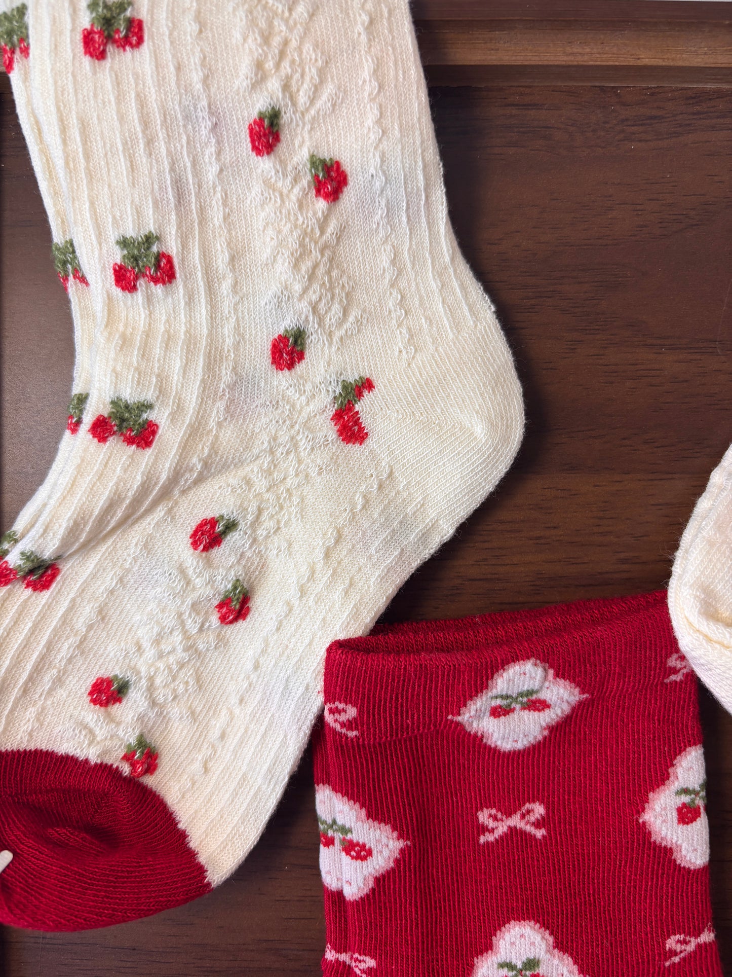 chaussettes enfants fraises et rêves